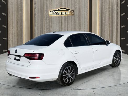 Used 2017 Volkswagen Jetta SE image 10