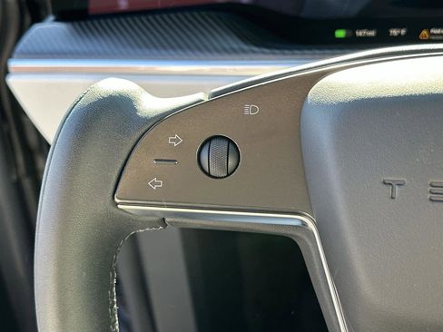 Used 2023 Tesla Model X Plaid image 24