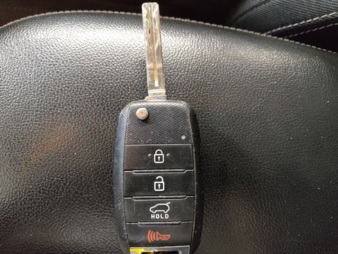 Used 2019 Kia Soul + FWD image 32