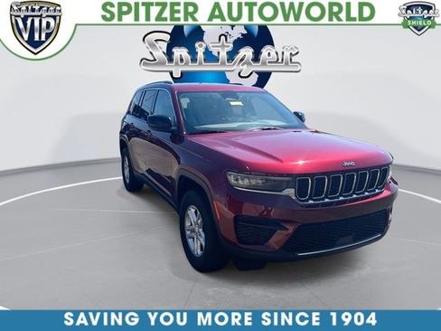 Used 2023 Jeep Grand Cherokee Laredo AWD/4WD image 2