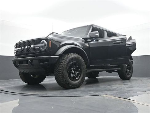 Used 2022 Ford Bronco Wildtrak image 30