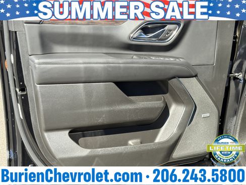 Used 2022 Chevrolet Suburban Z71 AWD/4WD image 9