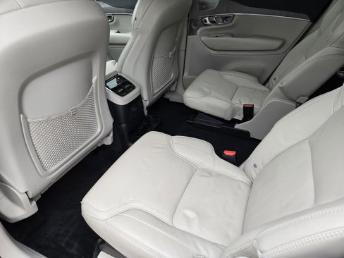 Used 2023 Volvo XC90 T8 Ultimate w/ Lounge Package image 42