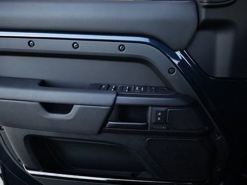 New 2026 Land Rover Defender 110 OCTA image 21