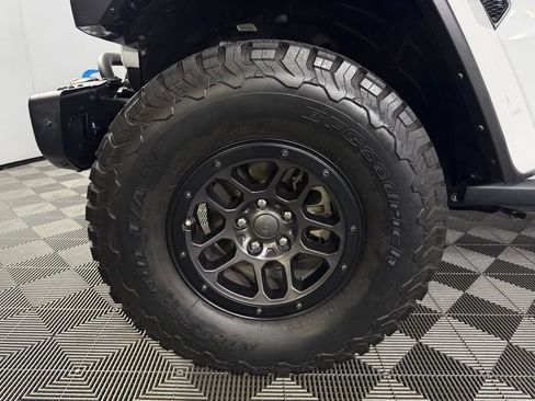 Used 2024 Jeep Wrangler Unlimited Rubicon 4xe AWD/4WD image 10