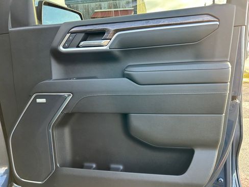 Used 2023 Chevrolet Silverado 1500 LTZ image 25