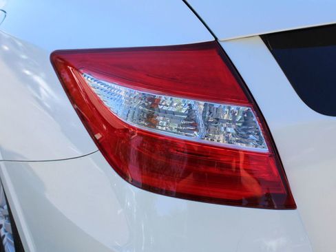 Used 2015 Honda Crosstour EX image 10