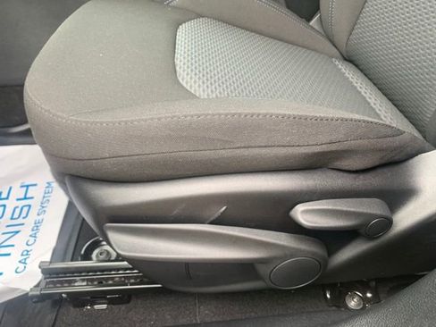 Used 2025 Jeep Compass Sport image 12