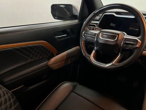 Used 2023 GMC Canyon Denali AWD/4WD image 11