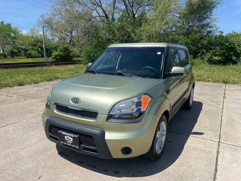 Used 2011 Kia Soul + FWD image 1