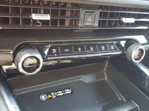 Used 2025 Chevrolet Tahoe LT w/ Comfort Package AWD/4WD image 29