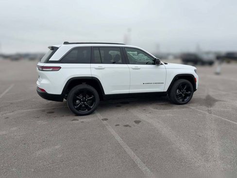 New 2026 Jeep Grand Cherokee Limited w/ Limited Altitude Package image 13