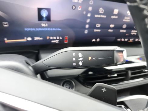 Used 2025 Buick Enclave Sport Touring image 15