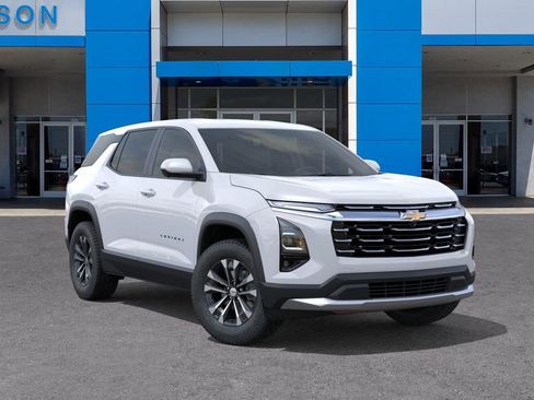 New 2026 Chevrolet Equinox LT w/ Safety and Technology Package FWD image 7