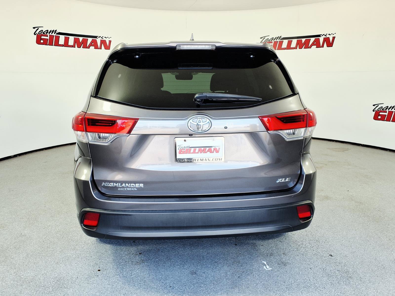 Used 2019 Toyota Highlander XLE FWD image 5