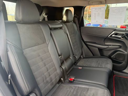 Used 2024 Mitsubishi Outlander Ralliart image 18