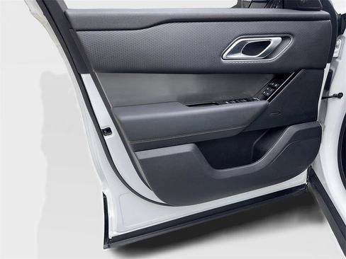 Used 2022 Land Rover Range Rover Velar S image 31