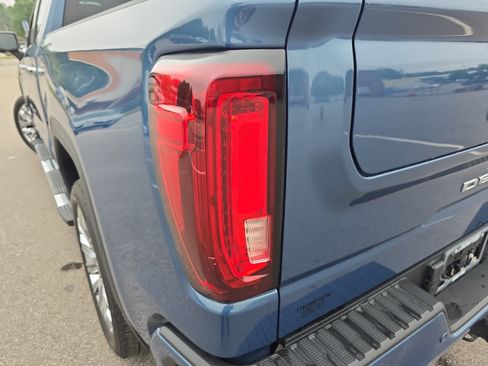 Used 2025 GMC Sierra 1500 Denali w/ Technology Package AWD/4WD image 35
