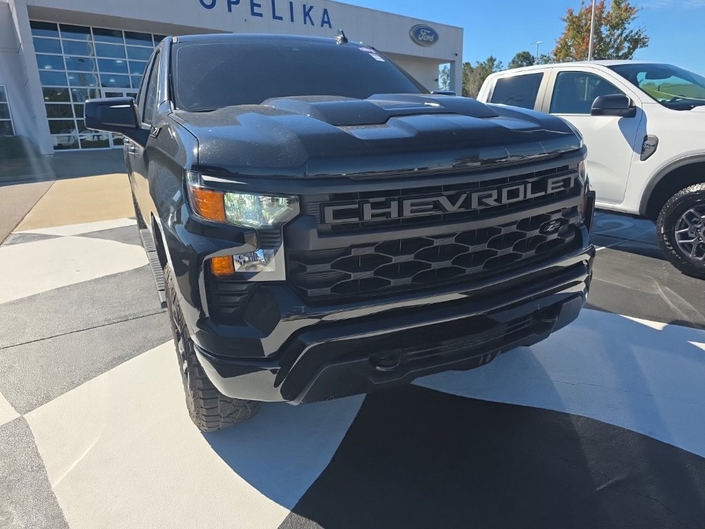 Used 2024 Chevrolet Silverado 1500 Custom Trail Boss w/ Midnight Edition AWD/4WD image 9