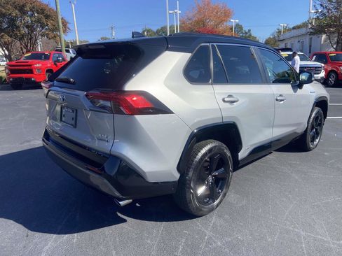 Used 2019 Toyota RAV4 XSE image 9