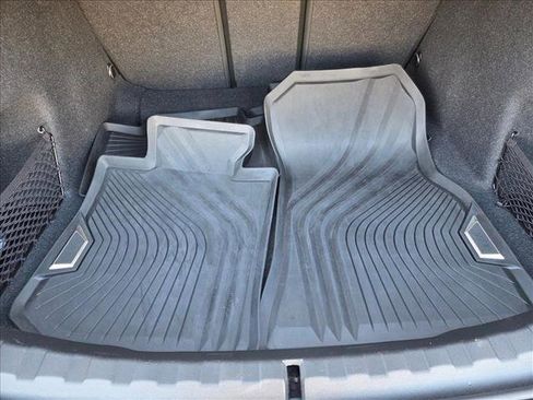 Certified 2022 BMW 330i xDrive Sedan w/ M Sport Package image 6