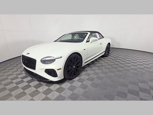 Used 2025 Bentley Continental GTC AWD/4WD image 48