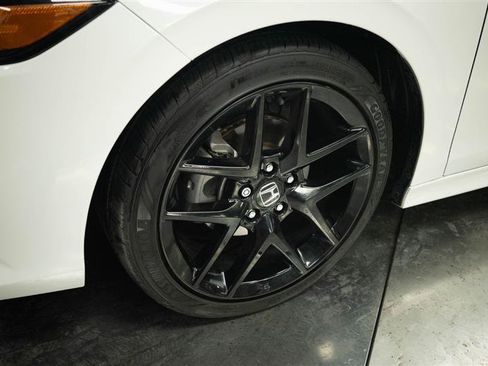 Used 2023 Honda Civic Sport image 4