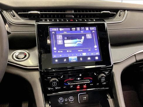 Used 2023 Jeep Grand Cherokee L Altitude image 6