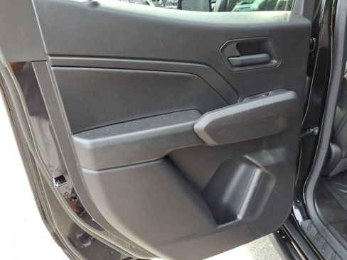 Used 2025 Chevrolet Colorado Trail Boss AWD/4WD image 12
