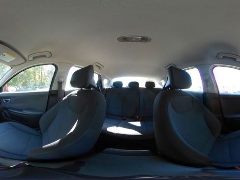 Used 2025 Kia K4 LXS image 43