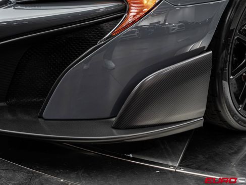 Used 2016 McLaren 675LT Spider RWD image 17