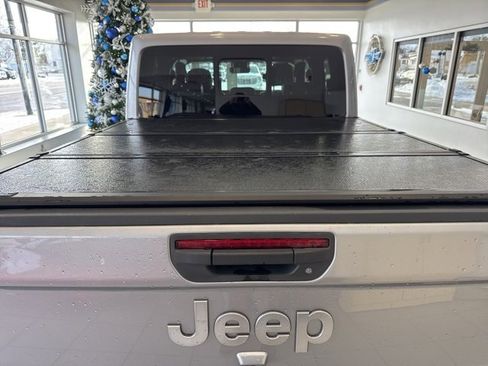 Used 2020 Jeep Gladiator Overland w/ Dual Top Group image 8
