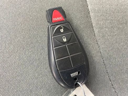 Used 2022 RAM 1500 Classic SLT image 23