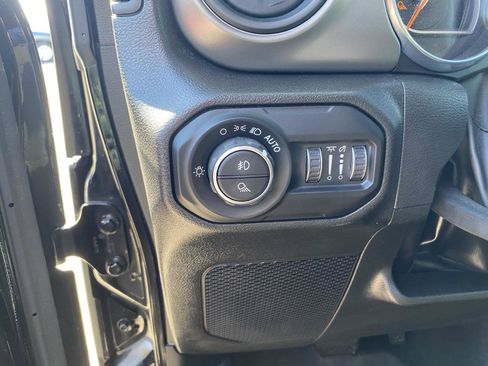 Used 2022 Jeep Gladiator Willys image 13