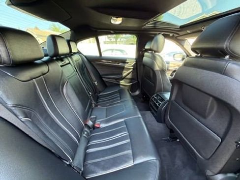 Used 2018 BMW 530i w/ Premium Package RWD image 27