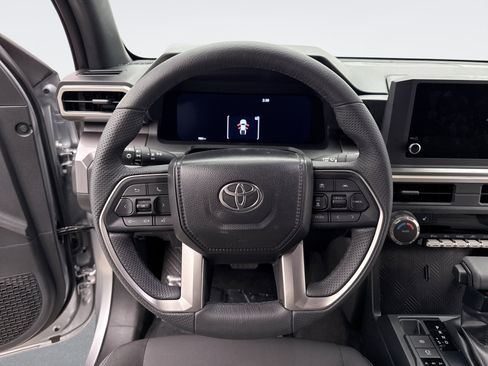 Used 2025 Toyota Tacoma TRD Off-Road AWD/4WD image 12