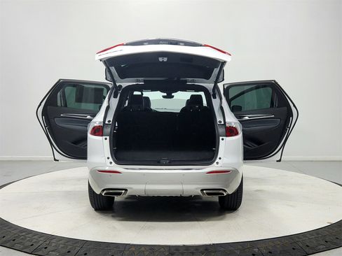Used 2024 Buick Enclave Premium image 14