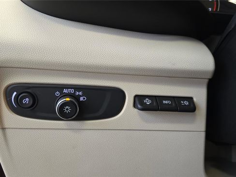 Used 2023 Buick Envision Avenir image 23