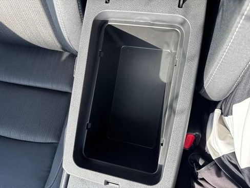 Used 2025 Nissan Altima 2.5 SV FWD image 25