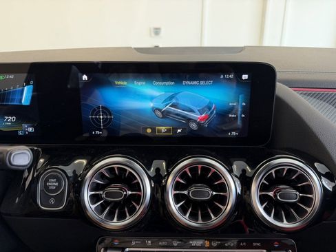 Used 2022 Mercedes-Benz GLA 35 AMG 4MATIC w/ AMG Aerodynamic Package image 26