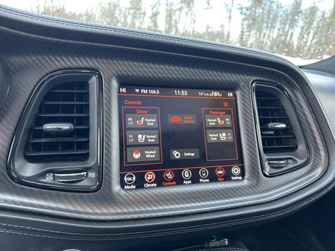 Used 2023 Dodge Challenger SXT w/ Plus Package image 19