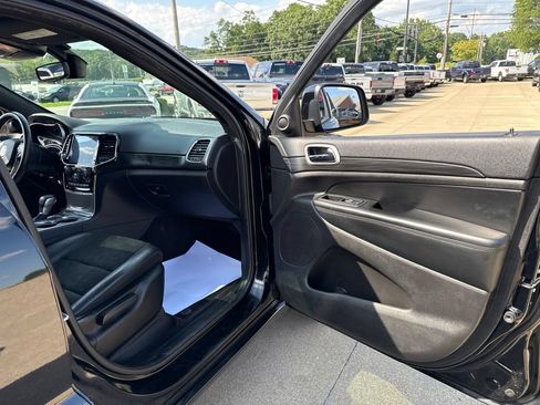Used 2019 Jeep Grand Cherokee Altitude AWD/4WD image 41