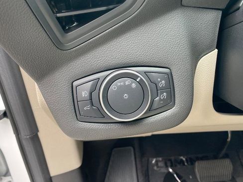 Used 2017 Ford Escape SE w/ Equipment Group 201A image 29