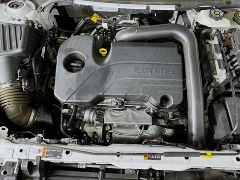 Used 2024 Chevrolet Equinox LT image 32