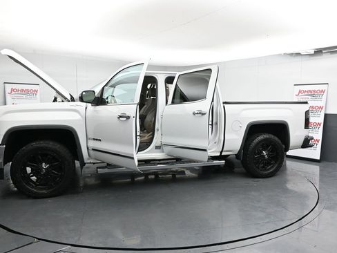 Used 2015 GMC Sierra 1500 SLT w/ SLT Crew Cab Value Package image 43