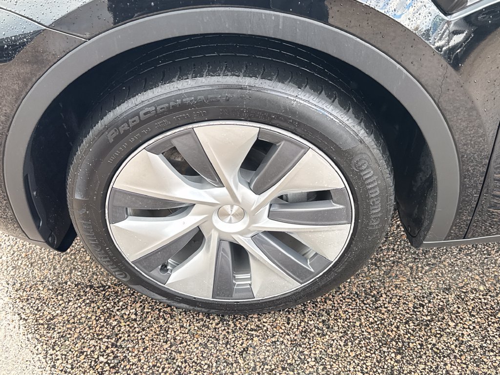 Used 2023 Tesla Model Y Long Range AWD/4WD image 41