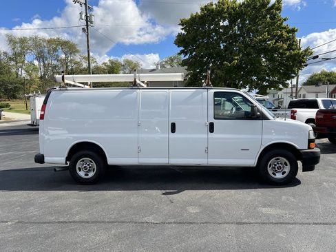 Used 2018 GMC Savana 2500 Extended image 4