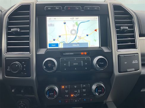 Used 2021 Ford F250 Platinum w/ FX4 Off-Road Package image 38