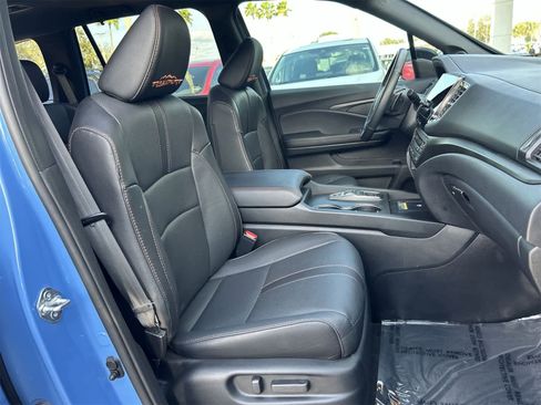 Used 2025 Honda Passport TrailSport image 14