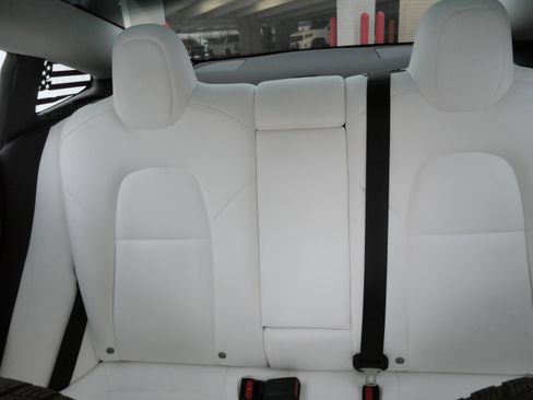 Used 2023 Tesla Model 3 Performance image 13